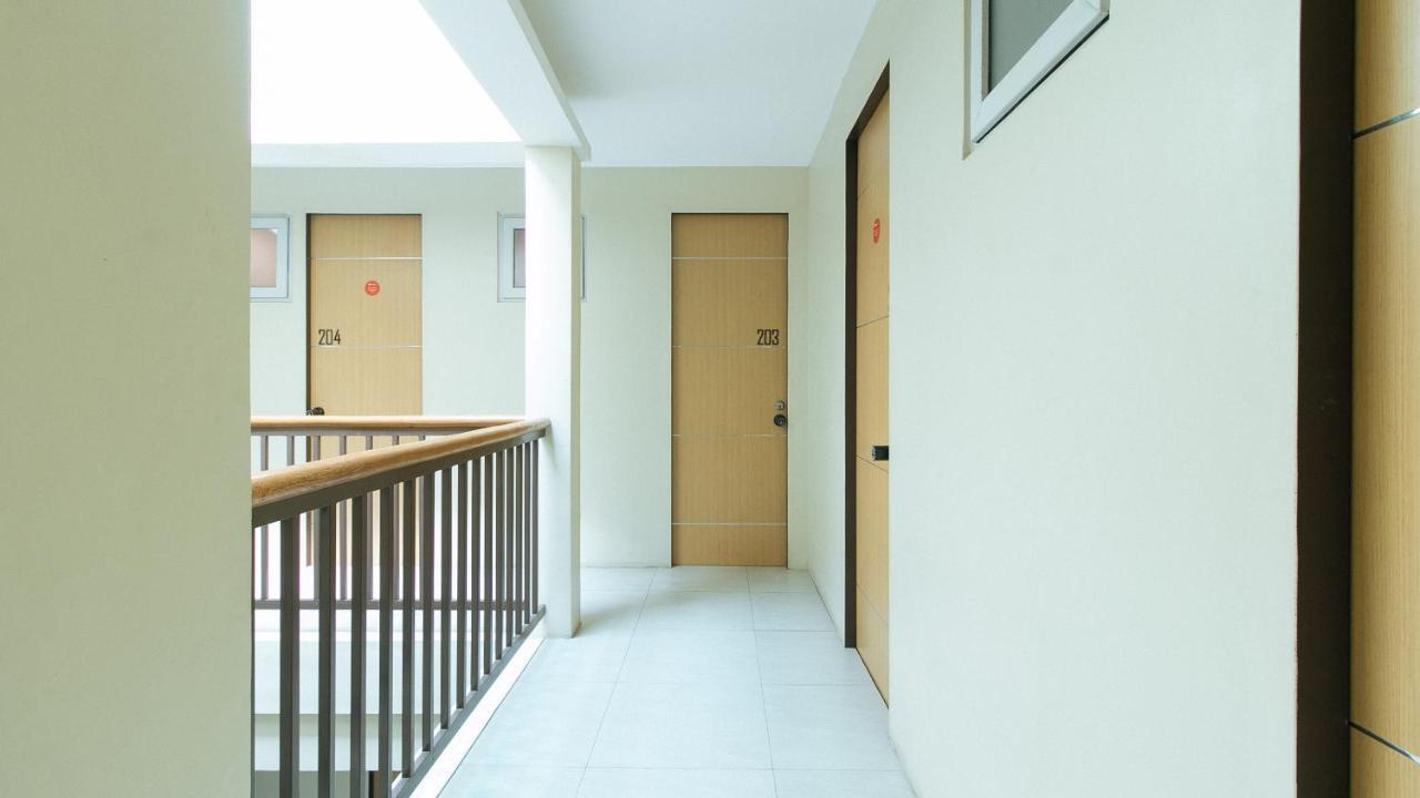 Reddoorz Plus @ A Rita Street San Juan San Juan  Εξωτερικό φωτογραφία
